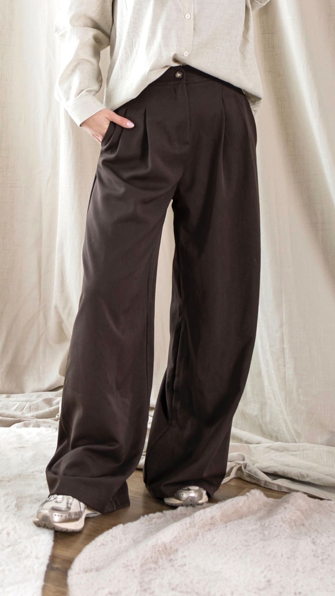 Pantalone Wide-Leg Marrone con Doppia Pince